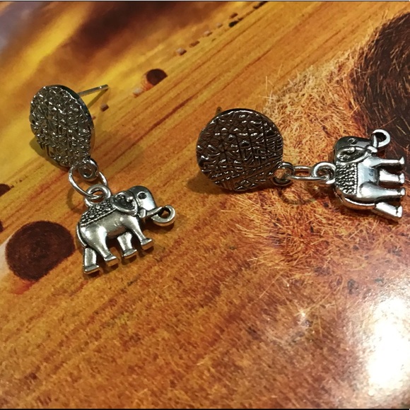 Elephant silver earrings stainless steel boho new - Picture 1 of 7